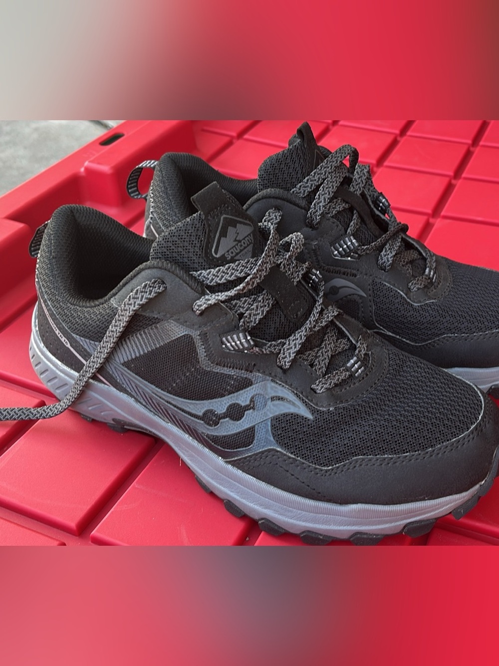Saucony Men’s Excursion TR16 Black and Gray Trail Running Shoes